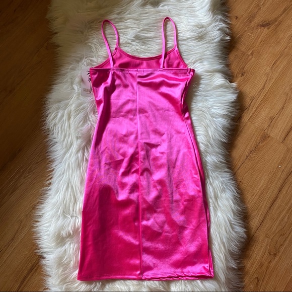 ❌SOLD❌ 🆕 NEON PINK BODYCON DRESS - Picture 3 of 5
